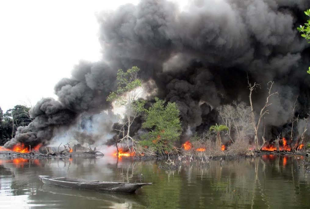 Photo: Military conflict and environmental havoc in the Niger Delta; photo credit: Ships & Ports Ltd., 2017, www.shipsandports.com.ng.